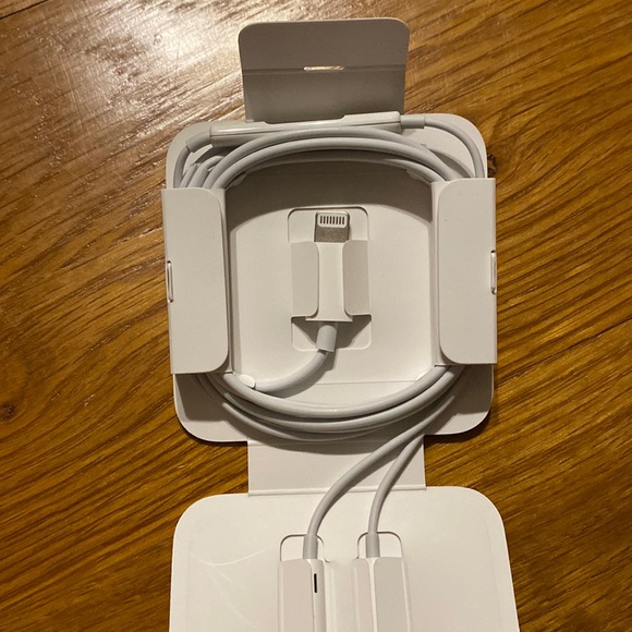 Apple Wired EarPods with 3.5 mm Headphone Jack Adapter - Picture 6 of 11